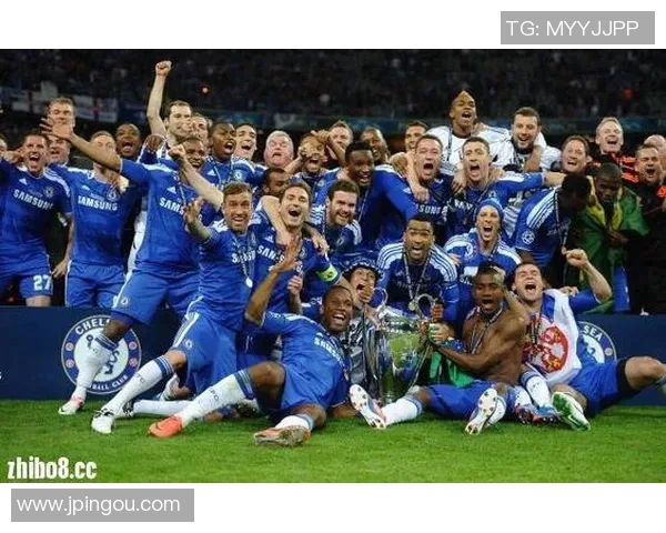 绝对巨星的传奇之路：天下足球中的巅峰对决与荣耀时刻